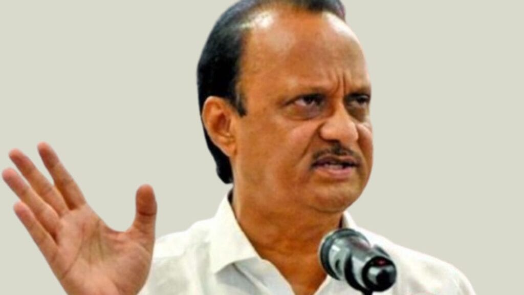 रायगडावर शिंदेंना बोलण्याची संधी; अजित पवारांची प्रतिक्रियाही आली पुढे 1 रायगडावर शिंदेंना बोलण्याची संधी; अजित पवारांची प्रतिक्रियाही आली पुढे छत्रपती शिवाजी महाराजांच्या ३४५व्या पुण्यतिथीनिमित्त रायगड किल्ल्यावर अभिवादन सोहळ्याचं आयोजन करण्यात आलं होतं. या कार्यक्रमात केंद्रीय गृहमंत्री अमित शाह, मुख्यमंत्री देवेंद्र फडणवीस, तसेच दोन्ही उपमुख्यमंत्री – अजित पवार आणि एकनाथ शिंदे – हे उपस्थित होते.