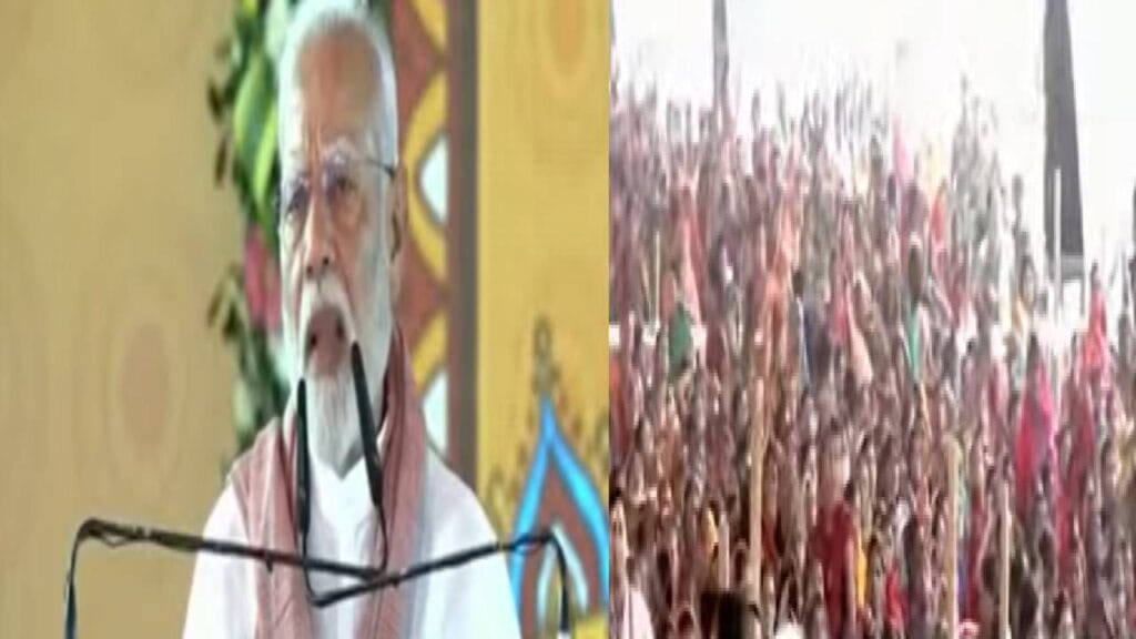 पेहेलगाम हल्ल्यावर पंतप्रधान मोदींचा कठोर इशारा: "दहशतवाद्यांना मातीत गाडल्याशिवाय राहणार नाही" 1 पेहेलगाम हल्ल्यावर पंतप्रधान मोदींचा कठोर इशारा: "दहशतवाद्यांना मातीत गाडल्याशिवाय राहणार नाही" अलीकडेच जम्मू-काश्मीरमधील पेहेलगाम परिसरात एक भयानक दहशतवादी हल्ला घडला. या घटनेने संपूर्ण देश हादरला आहे. पर्यटकांच्या आनंदाला काळी छाया पडली आणि निष्पाप 28 जणांचे प्राण घेतले गेले. या हल्ल्यानंतर देशभरातून संतप्त प्रतिक्रिया उमटल्या, तर पंतप्रधान नरेंद्र मोदी यांनी प्रथमच या विषयावर जाहीरपणे कठोर शब्दांत भूमिका मांडली.
