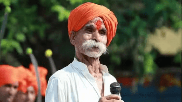 सर्वधर्म समभाव म्हणजे नपुंसकपणा; लाल किल्ल्यावर भगवा फडकवण्यासाठी काम करा – संभाजी भिडे यांचे वादग्रस्त वक्तव्य नाशिकमधील एका कार्यक्रमात शिवप्रतिष्ठान हिंदुस्थानचे प्रमुख संभाजी भिडे यांनी पुन्हा एकदा वादग्रस्त वक्तव्य करत खळबळ उडवून दिली आहे. त्यांनी ‘सर्वधर्म समभाव’ या संकल्पनेवर टीका करत ती ‘नपुंसकपणा’ असल्याचं म्हटलं. “सर्वधर्म समभाव म्हणजे नीचपणा आहे. हा प्रकार ना धड स्त्री, ना धड पुरुष – म्हणजे नपुंसकपणा,” असं त्यांनी स्पष्ट शब्दांत सांगितलं.